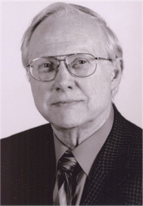 A headshot of Dr. W. Steven Lewellen